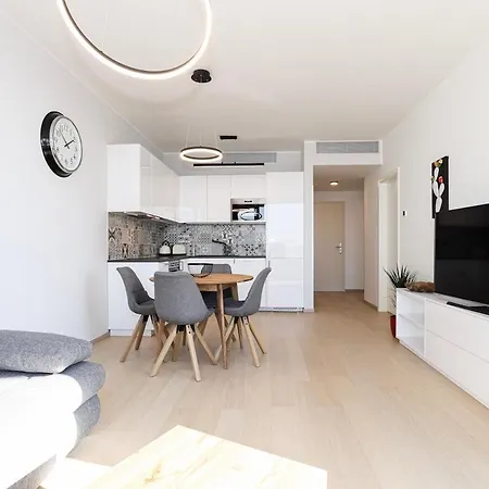 -sky House-domuses Apartments- Luxurious With Parking *