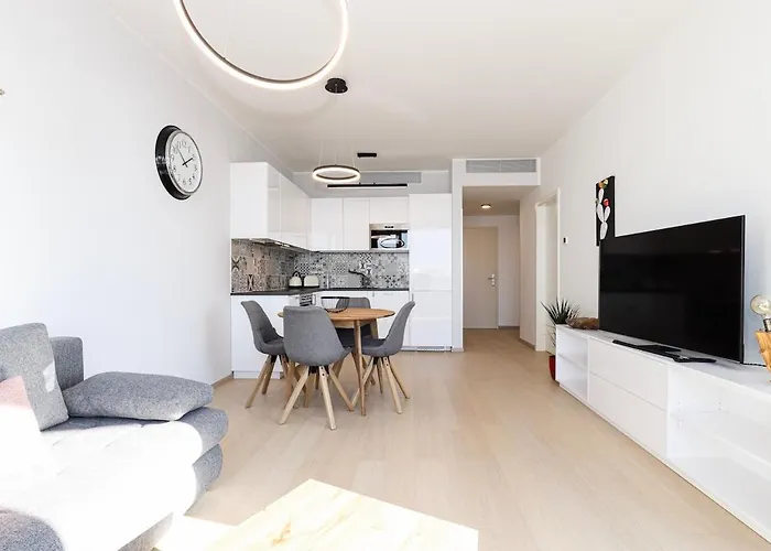 -sky House-domuses Apartments- Luxurious With Parking *