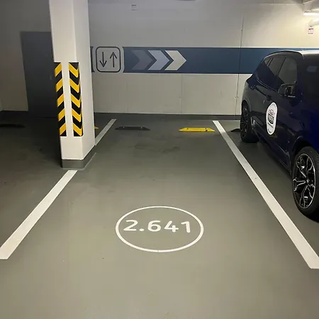 Apartman -sky House-domuses Apartments- Luxurious With Parking Pozsony